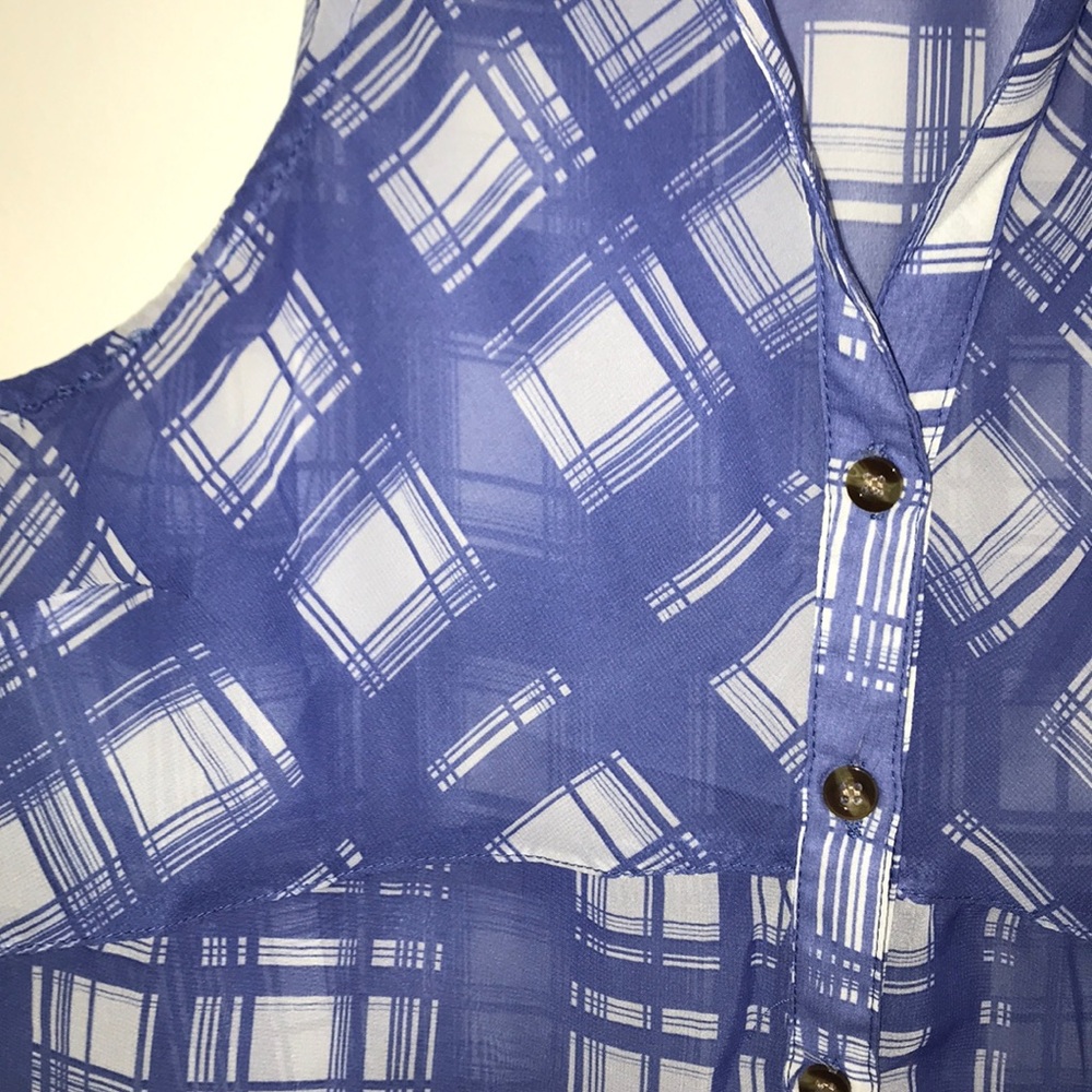 Button Down Tank - Picture 3 of 5